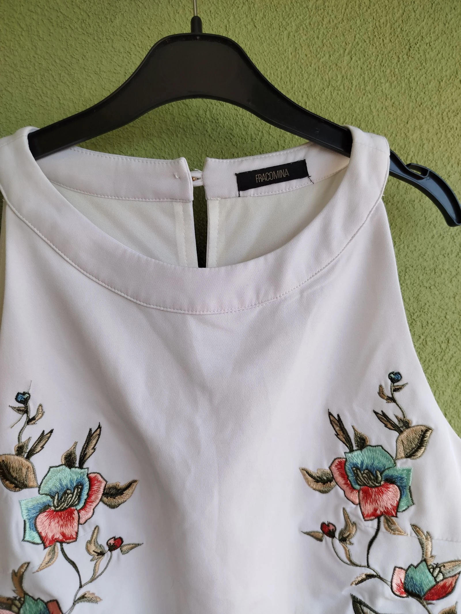 Blusa Peplum Branca com Flores Bordadas Fracomina tamanho S – photo 2